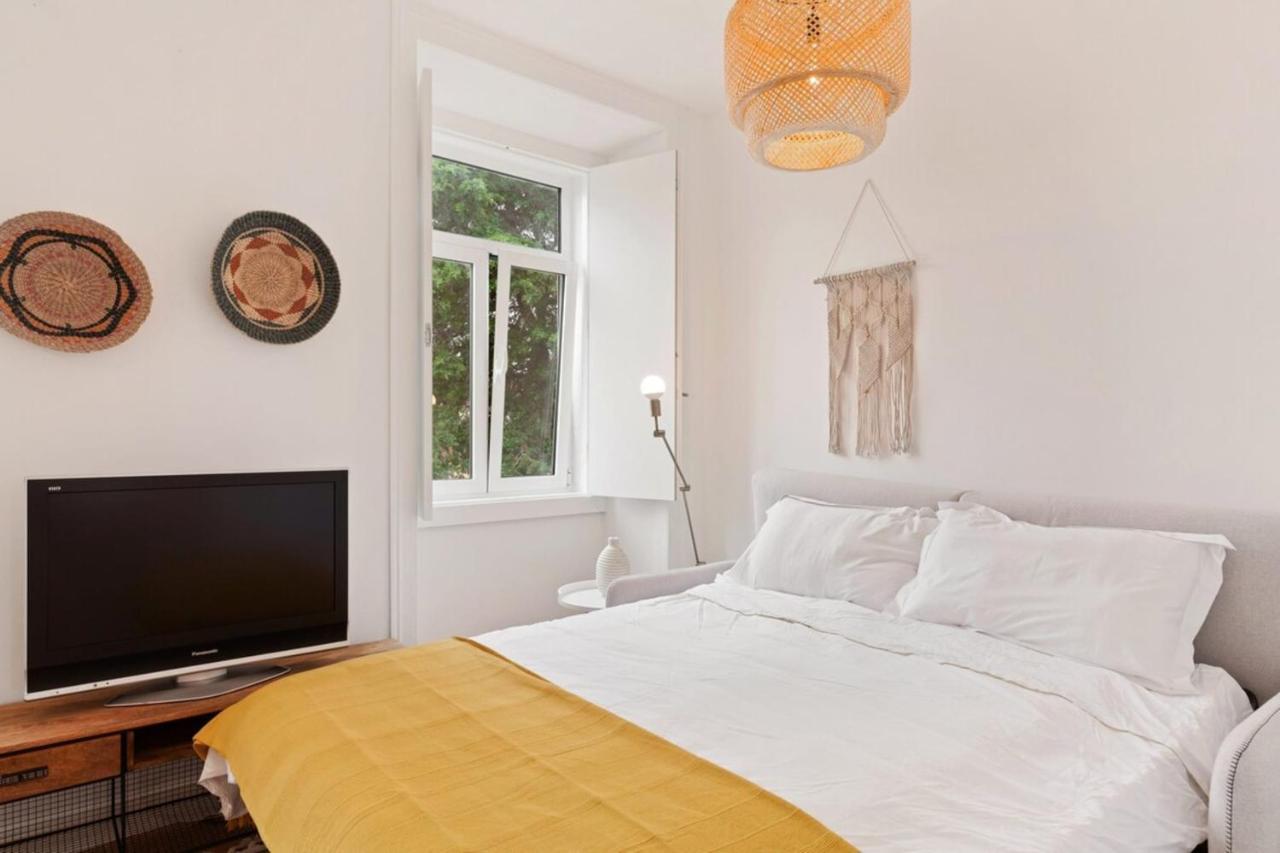Modern Portuguese 1 Bedroom Apartment In Belem Лиссабон Экстерьер фото