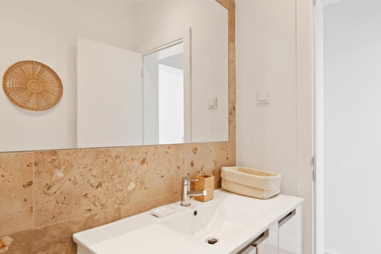 Modern Portuguese 1 Bedroom Apartment In Belem Лиссабон Экстерьер фото