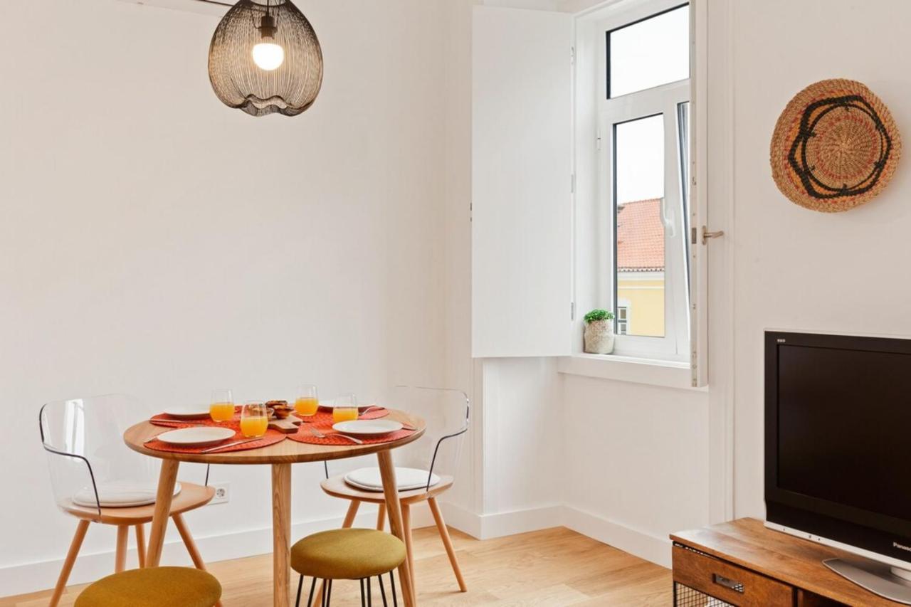 Modern Portuguese 1 Bedroom Apartment In Belem Лиссабон Экстерьер фото